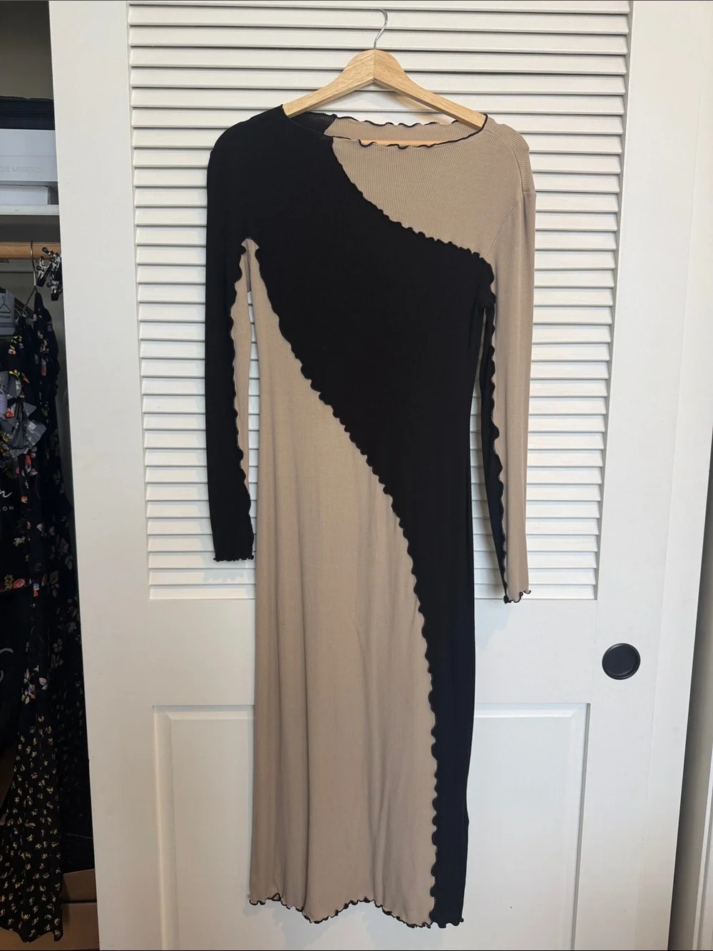& Other Storiew Two-Tone Black and Tan Long Sleeve Midi Dress — Size S